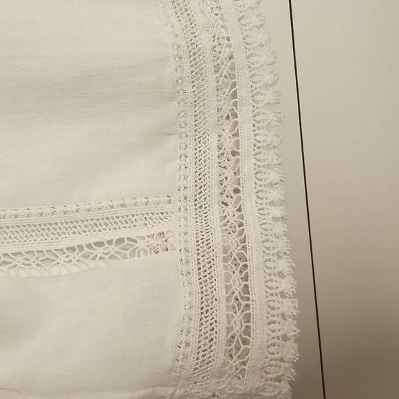 The Korner Lace Trim Top - Picture 4 of 7